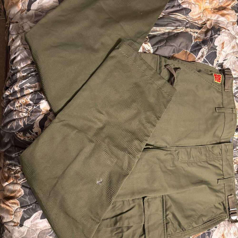 empyre olive cargo skate pants size 30